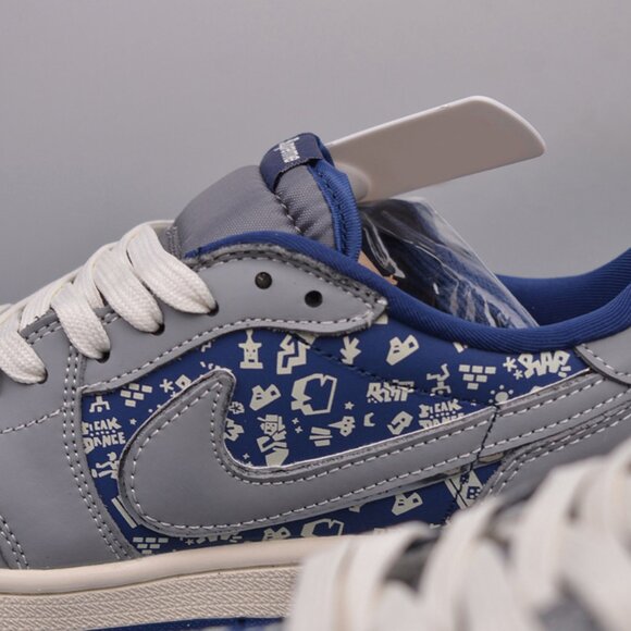 Air Jordan 1 Fragment x Travis Scott Sneaker - Picture 8 of 9